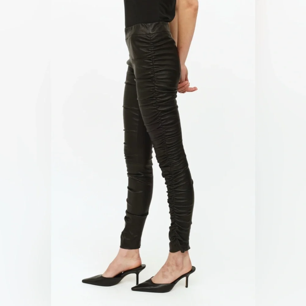 Black Ruched Leggings! Sexy, slimming, chic and sooo comfortable!! Sz small - Picture 2 of 7